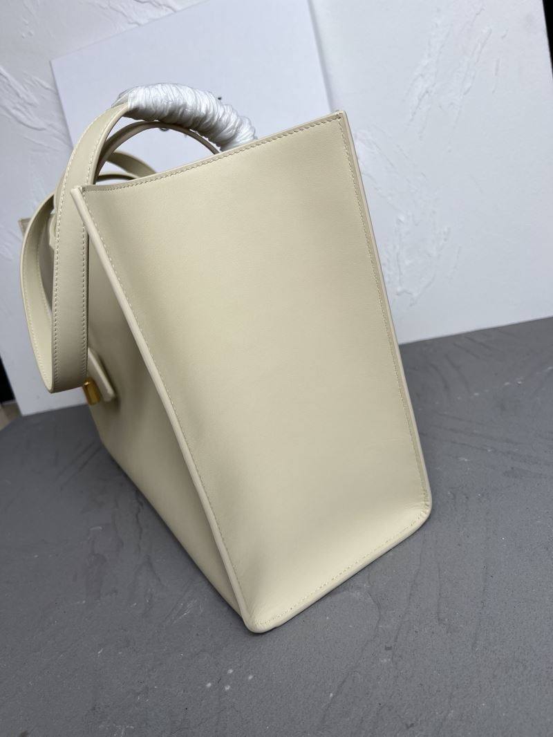 Ce1i*e cabas bags